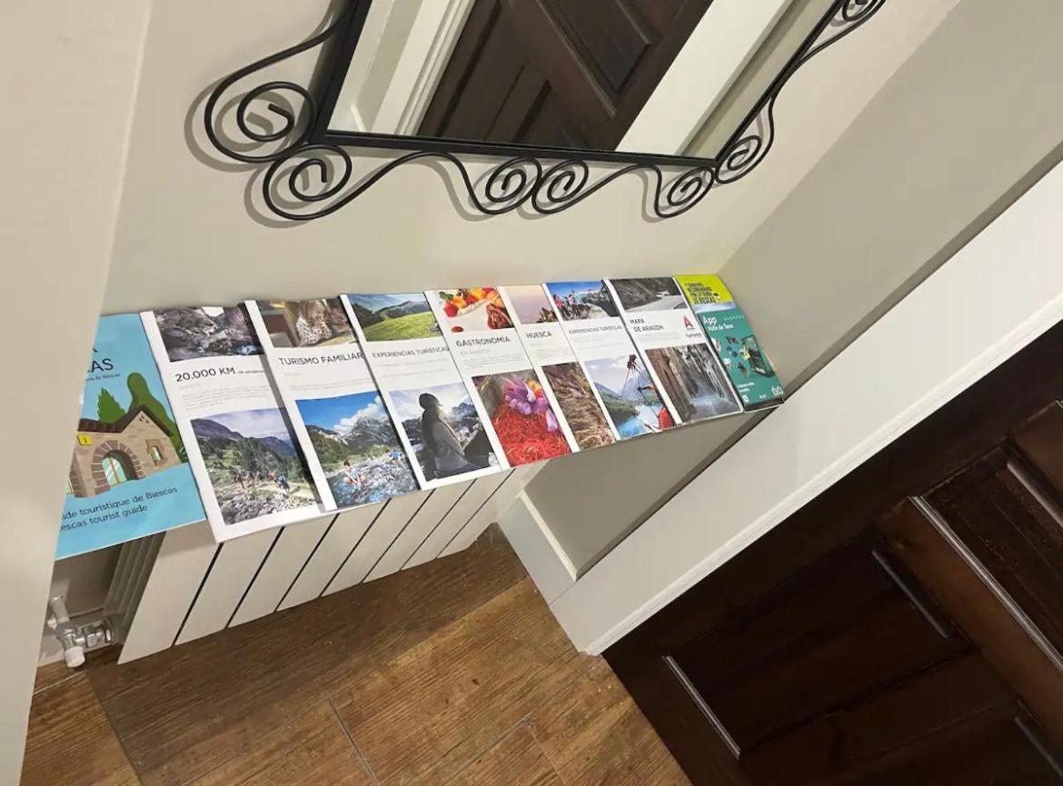 Biescas Suites Buitenkant foto